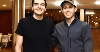 CONVIVEN ENTUSIASMADOS