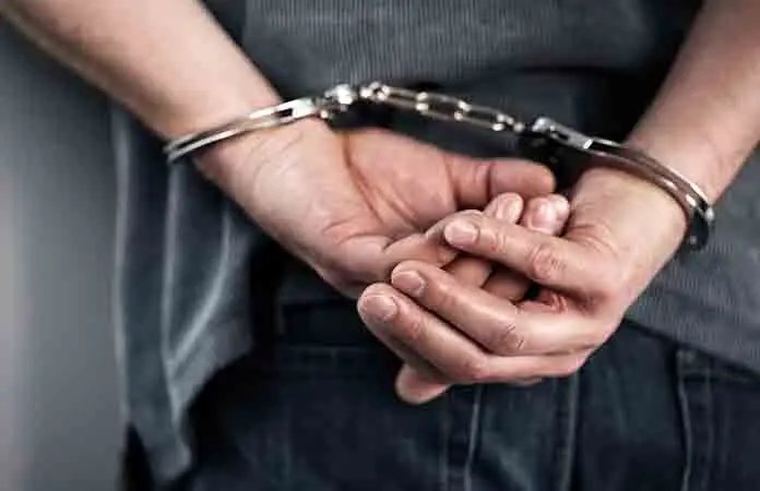 Detienen a robacarros de Villa Magna