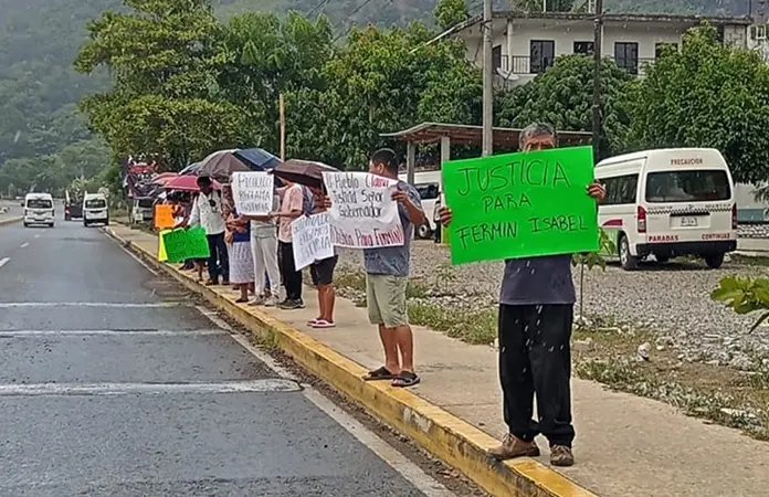 Habitantes de Picholco se vuelven a manifestar