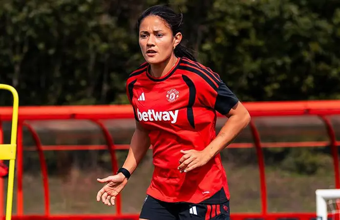 Histórico debut de Rebeca Bernal con Man United