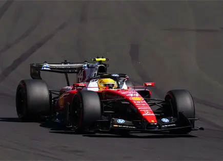 Lewis Hamilton abandona GP España por falla en frenos Lewis Hamilton abandona GP España por falla en frenos