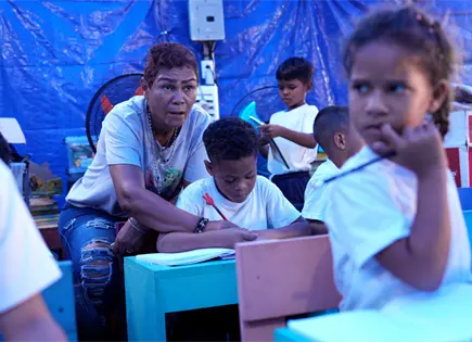 Venezuela abre escuelas tras terremotos con baja afluencia estudiantil