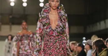 Carolina Herrera celebra 45 a&ntilde;os en la Semana de Moda de Nueva York
