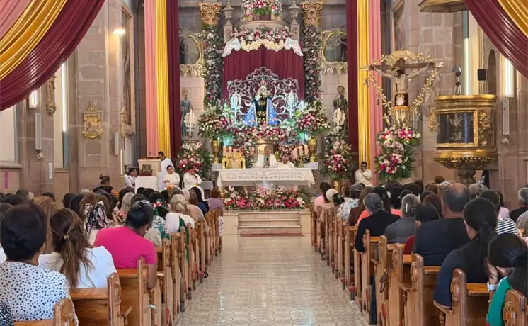 Celebran solemnidad en honor a Nuestra Señora de la Soledad Celebran solemnidad en honor a Nuestra Señora de la Soledad