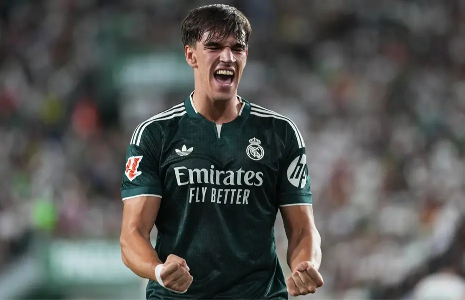 Espí salva al Madrid en el descuento