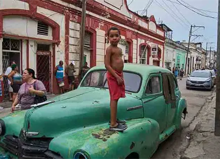 "EU impone un castigo colectivo a los cubanos" "EU impone un castigo colectivo a los cubanos"