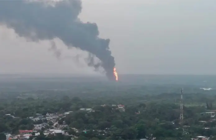 Explosión en planta de sal de Jáltipan deja tres muertos