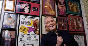Fallece Bob Mackie: dise&ntilde;ador de moda de Cher y Burnett