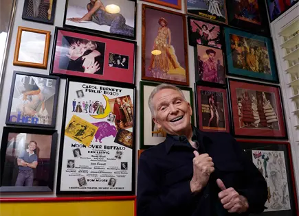 Fallece Bob Mackie: diseñador de moda de Cher y Burnett Fallece Bob Mackie: diseñador de moda de Cher y Burnett