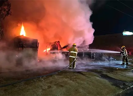 Incendio acaba con una vulcanizadora en Villa de Pozos Incendio acaba con una vulcanizadora en Villa de Pozos