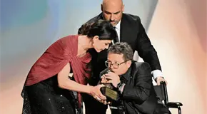 Michael J Fox recibe premio Emmy Humanitario en Ciudad de México