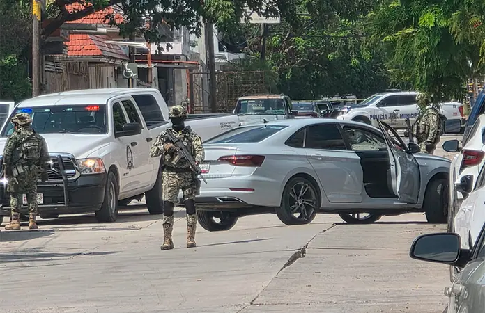 Muere criminal herido durante enfrentamiento en Valles