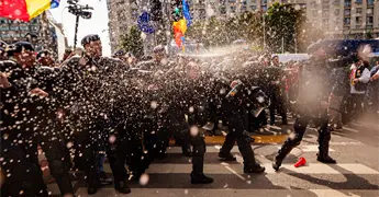 Agricultores toman las calles de Bucarest
