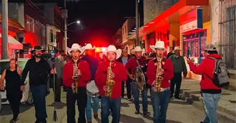 Coloca el alcalde bandos solemnes