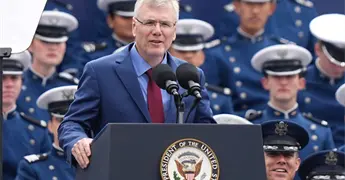 EU reconoce que tiene armas en el espacio