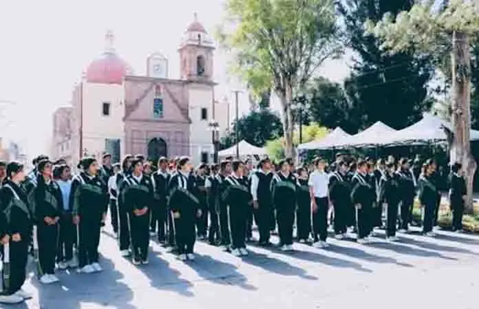 Habrá tres desfiles en Villa de Pozos