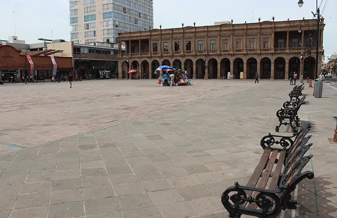 Se descarta arbolar Plaza de Fundadores