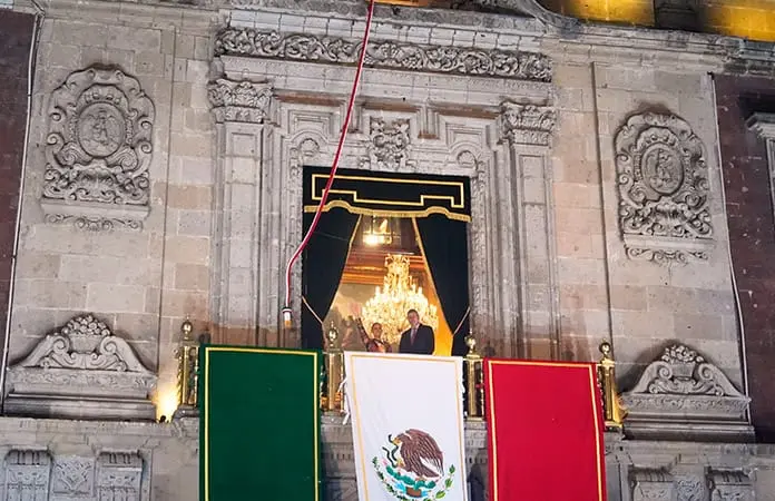 "&iexcl;Viva M&eacute;xico soberano!"