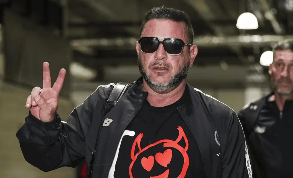 Antonio Mohamed alza la mano para dirigir selección argentina