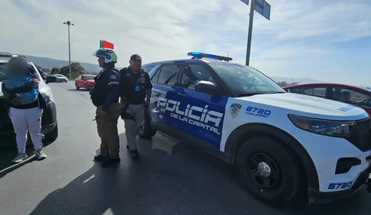 Auxilian a hombre en crisis nerviosa en el Distribuidor