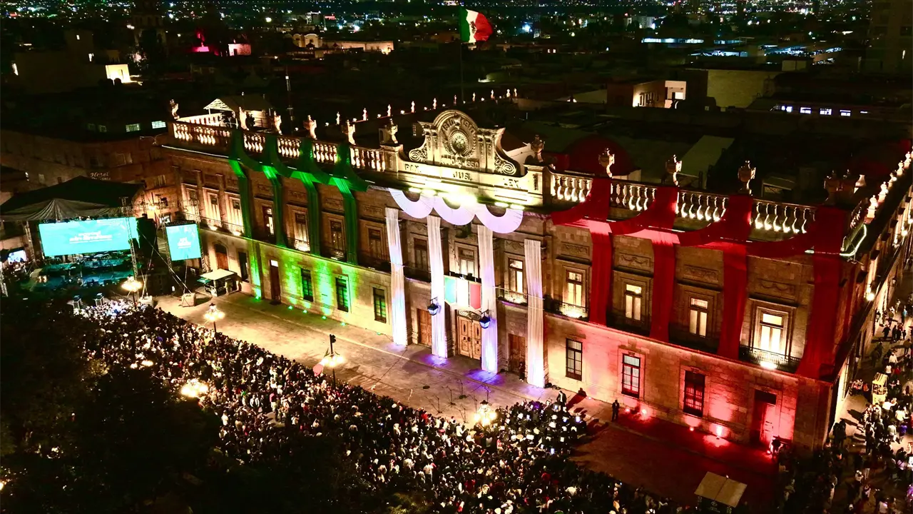 Gallardo encabeza Grito de Independencia en Plaza de Armas
