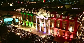 Gallardo encabeza Grito de Independencia en Plaza de Armas