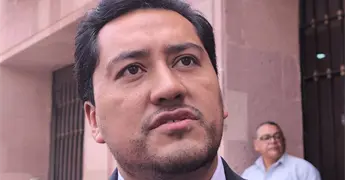 Investiga CGE viaje a Miami otorgado a funcionario de SEGE