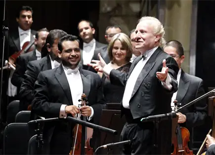 Música mexicana llega a Qatar con Enrique Diemecke al frente Música mexicana llega a Qatar con Enrique Diemecke al frente
