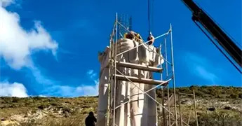 Construyen estatua de San Francisco de As&iacute;s