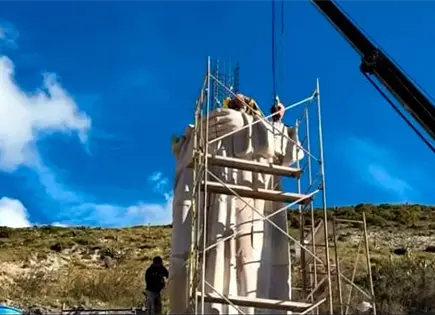 Construyen estatua de San Francisco de Asís Construyen estatua de San Francisco de Asís