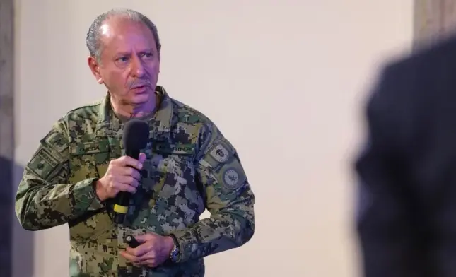 El secretario de Marina no está escondido, dice Sheinbaum