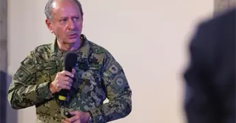 El secretario de Marina no est&aacute; escondido, dice Sheinbaum