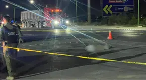 Tráiler arrolla y mata a peatón en la carretera 57