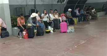 Bloqueo carretero deja varados a pasajeros en la Huasteca