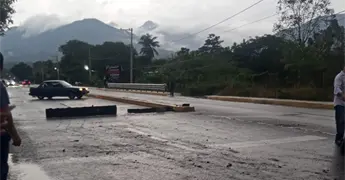 Caso Ferm&iacute;n desata nuevo bloqueo en la M&eacute;xico-Laredo