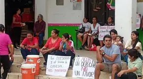 Habitantes de San José Pequetzén desalojan Alcaldía