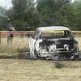 Queman auto con un cuerpo en su interior Queman auto con un cuerpo en su interior