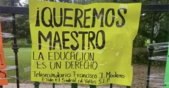 Otra telesecundaria se queda sin maestro; padres cierran plantel