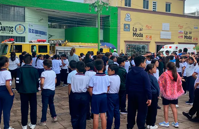 Realizan simulacro de sismo en escuelas