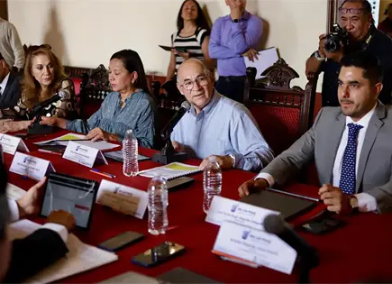 Cabildo de San Luis Potos&iacute; dona terrenos para planteles SEP