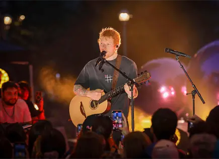 Ed Sheeran reanudará gira en Filadelfia tras retiro de artistas Ed Sheeran reanudará gira en Filadelfia tras retiro de artistas