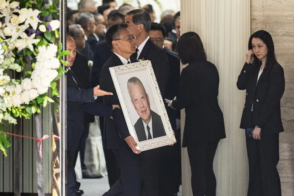 Hong Kong honra a Tung Chee-hwa con funeral de estado oficial