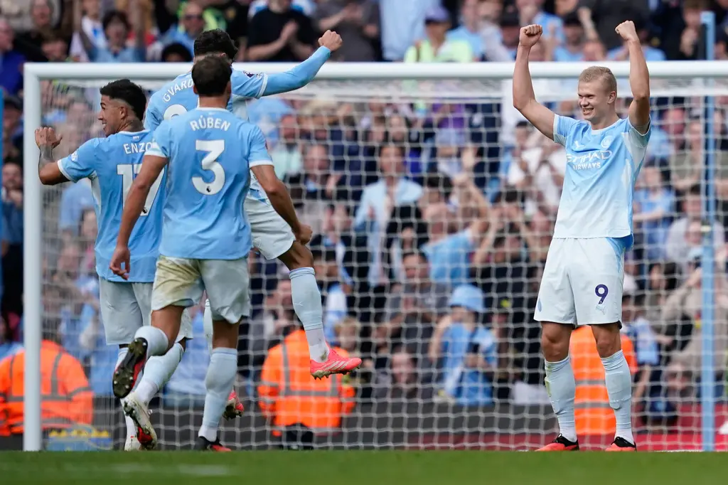 Manchester City gana 5-3 a Sunderland y lidera la Liga Premier
