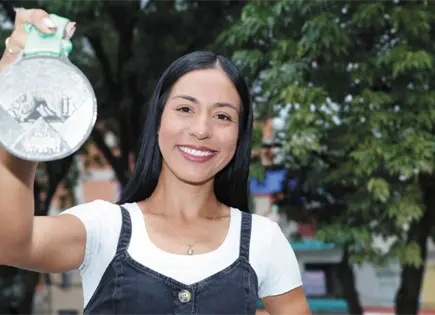 Alejandra Ortega entra en la contienda por el Premio Nacional