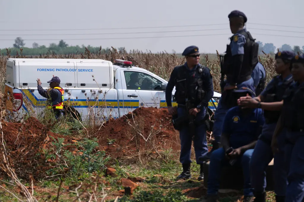 Arrestan a 3 sospechosos por uno de varios asesinatos de mujeres en Sudáfrica