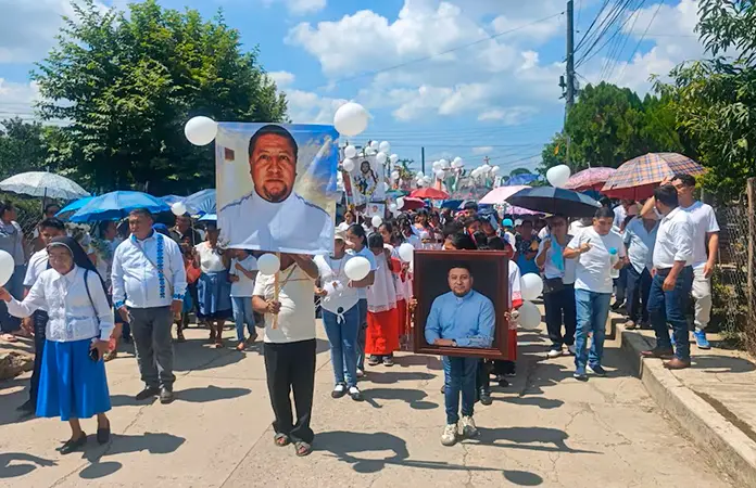 Dan el último adiós al padre Román de la Cruz