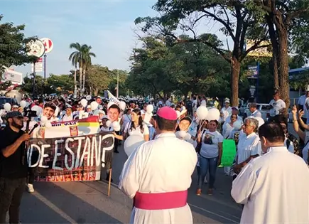 Marcha por la paz de la Diócesis reúne a miles Marcha por la paz de la Diócesis reúne a miles
