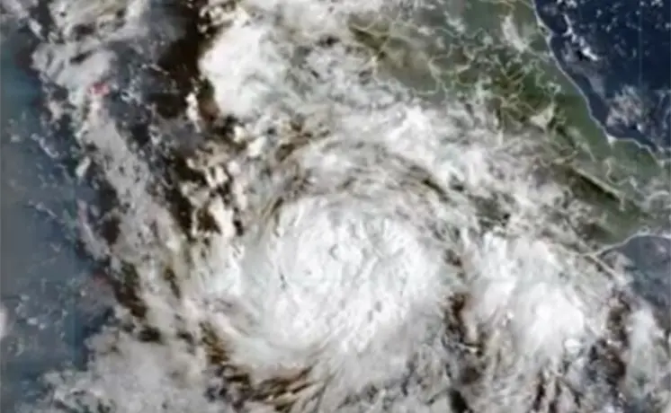 Tormenta Polo se fortalece frente a Guerrero y Michoac&aacute;n
