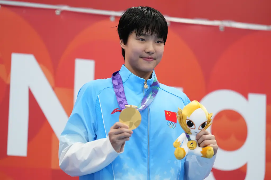 Yu Zidi gana su segundo oro en natación en Tokio