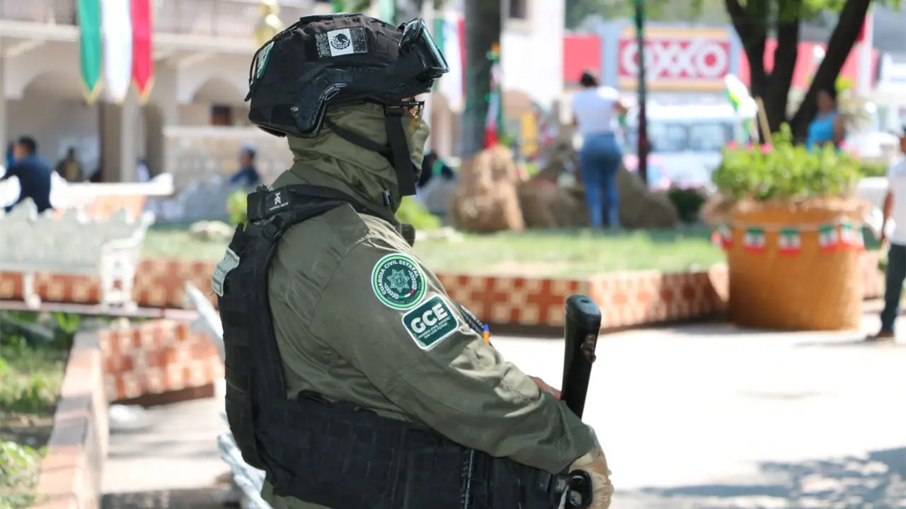 Detienen a dos con droga en Villa de Ramos y Tanlajás